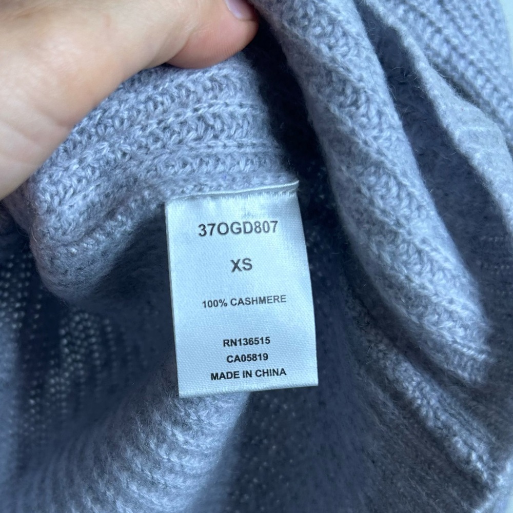 NWT 100% Cashmere Textured Ribbed V - Neck Pullover Gray Sweater Size XS - Picture 15 of 16